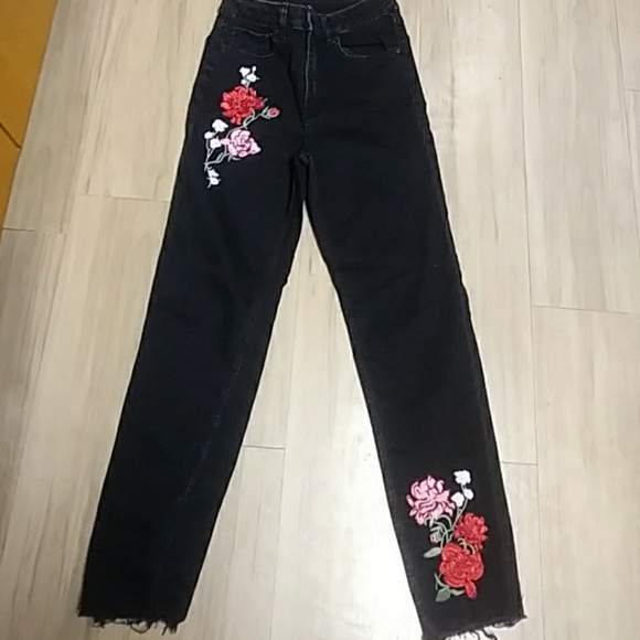 🎇DIVIDED BLACK JEANS🎇 - Picture 2 of 3